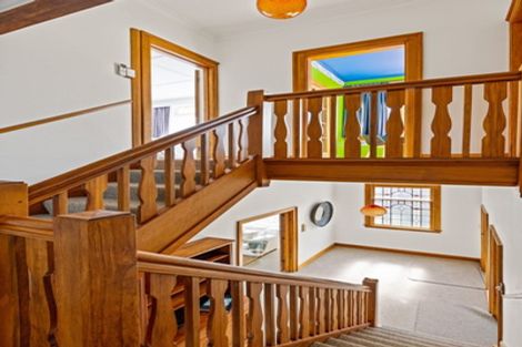 Photo of property in 18 Cobden Road, Bluff Hill, Napier, 4110