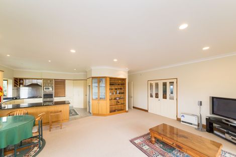 Photo of property in 55 The Strand, Fitzherbert, Palmerston North, 4410
