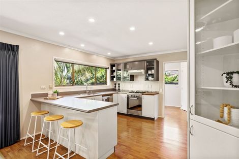 Photo of property in 63 Becroft Drive, Forrest Hill, Auckland, 0620