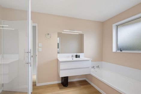 Photo of property in 5a Woodgrove Avenue, North New Brighton, Christchurch, 8083