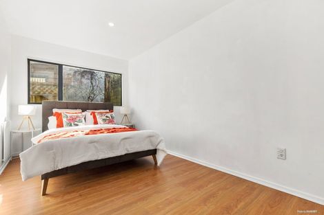 Photo of property in 3/19 Langana Avenue, Browns Bay, Auckland, 0630