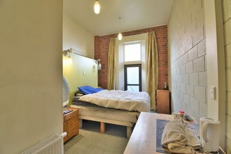 Photo of property in 37 Dowling Street, Dunedin Central, Dunedin, 9016