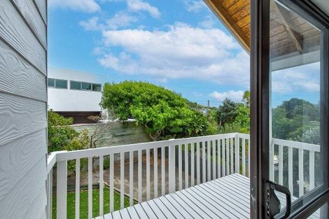 Photo of property in 2/13 Mana Esplanade, Paremata, Porirua, 5026