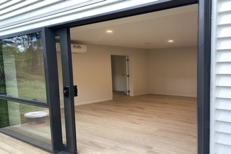 Photo of property in 1 Satchell Place, Birkenhead, Auckland, 0626