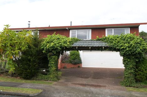 Photo of property in 2 Bemrose Place, Cockle Bay, Auckland, 2014