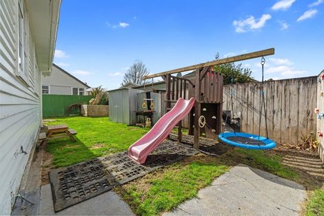 Photo of property in 6 Kenney Crescent, Fairfield, Hamilton, 3214