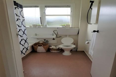 Photo of property in 105 Cook Street, Marfell, New Plymouth, 4310