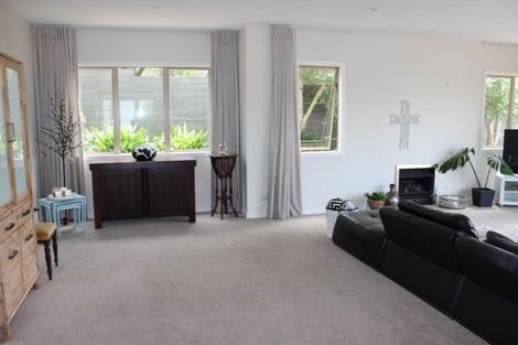 Photo of property in 28b Bevyn Street, Castor Bay, Auckland, 0620