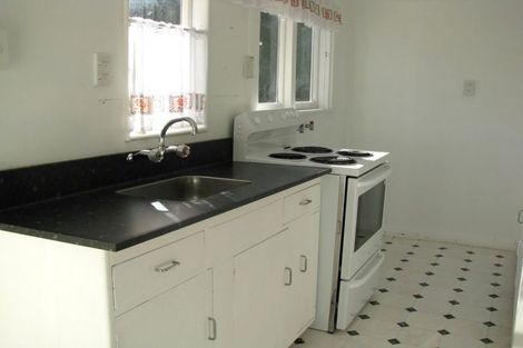 Photo of property in 3 Brenchley Road, Lyttelton, 8082