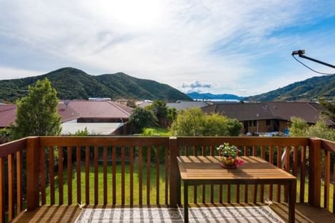 Photo of property in 8 Admiralty Place, Waikawa, Picton, 7220