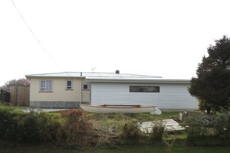 Photo of property in 100 Omata Road, Marfell, New Plymouth, 4310