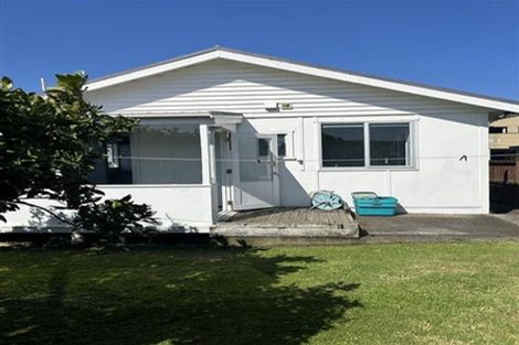 Photo of property in 10 Wallis Street, Raglan, 3225