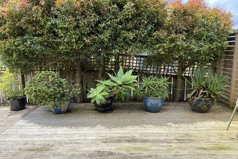 Photo of property in 118 Lakeside Drive, Orewa, 0931