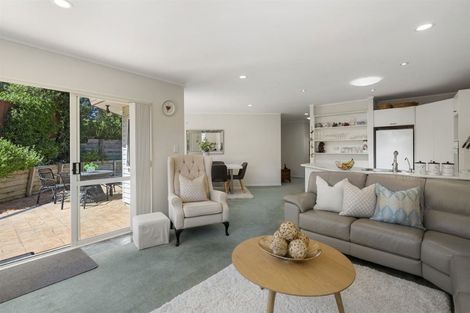 Photo of property in 10 Palmgreen Court, Stanmore Bay, Whangaparaoa, 0932