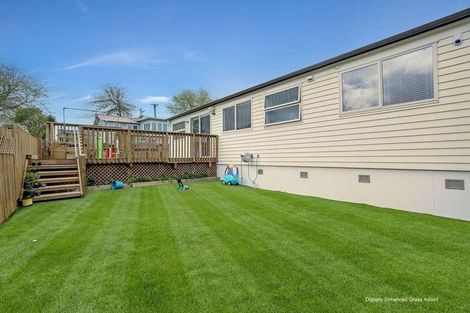 Photo of property in 103e Woodglen Road, Glen Eden, Auckland, 0602