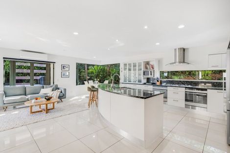 Photo of property in 24 Santa Cruz Drive, Shamrock Park, Auckland, 2016