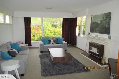 Photo of property in 90 Kenmore Street, Newlands, Wellington, 6037