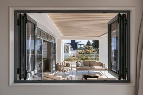 Photo of property in 94 Marine Parade, Mount Maunganui, 3116