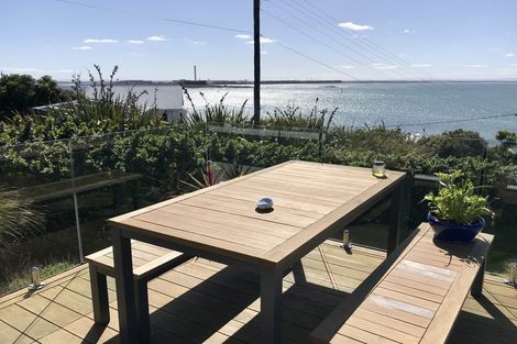 Photo of property in 16 Ward Parade, Bluff, 9814