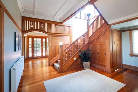 Photo of property in 8 Cobden Road, Bluff Hill, Napier, 4110