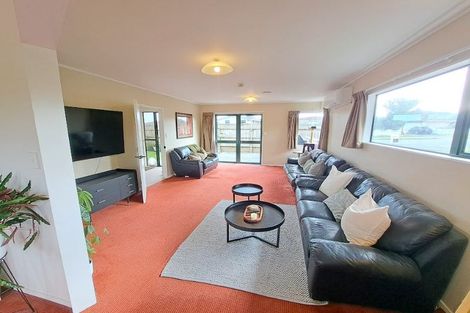 Photo of property in 11 Ballantrae Place, Highlands Park, New Plymouth, 4312