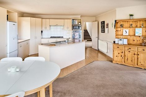 Photo of property in 17 Endeavour Drive, Whitby, Porirua, 5024