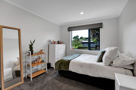 Photo of property in 17 Ashmore Drive, Frankleigh Park, New Plymouth, 4310