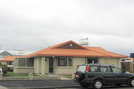 Photo of property in 28 Salisbury Street, Levin, 5510