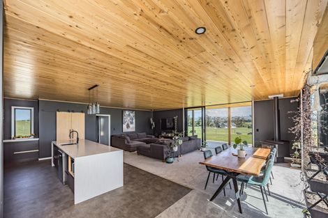 Photo of property in 389 Teschemakers Road, Teschemakers, Oamaru, 9492