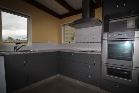 Photo of property in 2 Orchard Drive, Alexandra, 9320