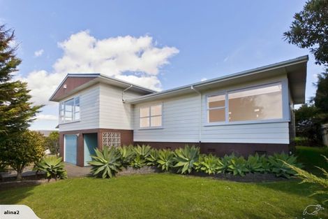 Photo of property in 27 Mcbreen Avenue, Northcote, Auckland, 0627