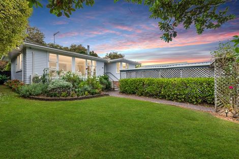 Photo of property in 21 Chartwell Avenue, Glenfield, Auckland, 0629