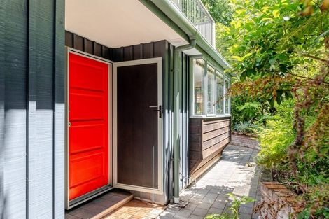 Photo of property in 8a Williams Terrace, Fitzherbert, Palmerston North, 4410