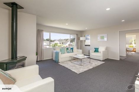 Photo of property in 14 Ribbonwood Crescent, Goodwood Heights, Auckland, 2105