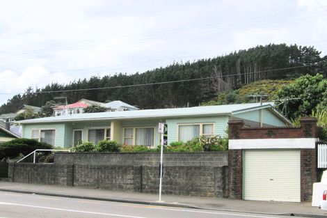 Photo of property in 1/17 The Parade, Island Bay, Wellington, 6023