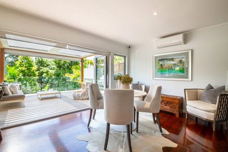 Photo of property in 14 Oscar Road, Greenhithe, Auckland, 0632