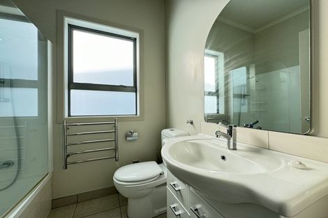 Photo of property in 52d Mandalay Terrace, Khandallah, Wellington, 6035