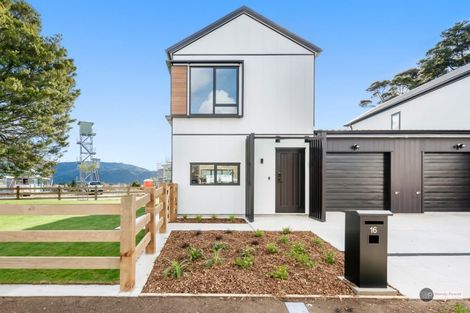 Photo of property in 16 Orongomai Street, Wallaceville, Upper Hutt, 5018