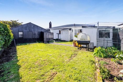 Photo of property in 45 Vogel Street, Hawera, 4610