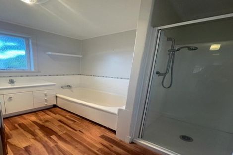 Photo of property in 13 Larnoch Road, Henderson, Auckland, 0610