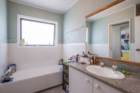 Photo of property in 8a Elder Grove, Paraparaumu, 5032