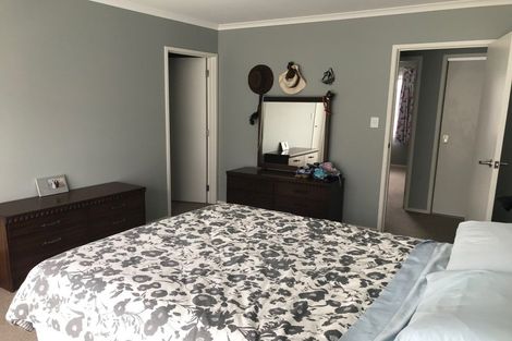 Photo of property in 5 Cook Drive, Tuakau, 2121