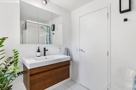 Photo of property in 42a Livingstone Street, Westmere, Auckland, 1022