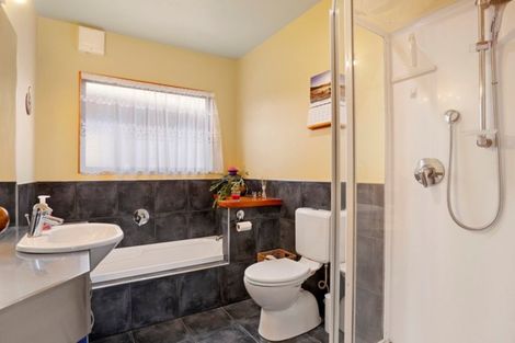 Photo of property in 28 Owen Place, Omokoroa, 3114