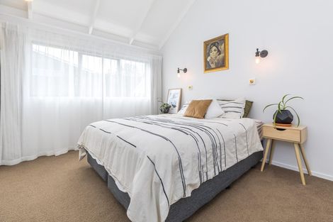 Photo of property in 18a Rosario Crescent, Red Beach, 0932