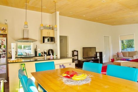 Photo of property in 9 Mackwood Place, Birkdale, Auckland, 0626