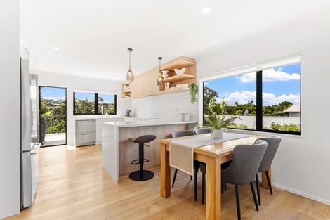 Photo of property in 11 Barrier View Road, Leigh, 0985