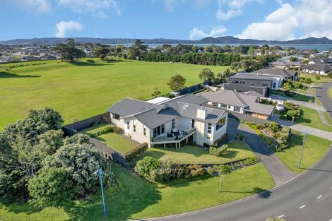 Photo of property in 28 Stace Hopper Drive, One Tree Point, 0118