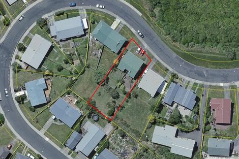 Photo of property in 34a Colchester Crescent, Newlands, Wellington, 6037