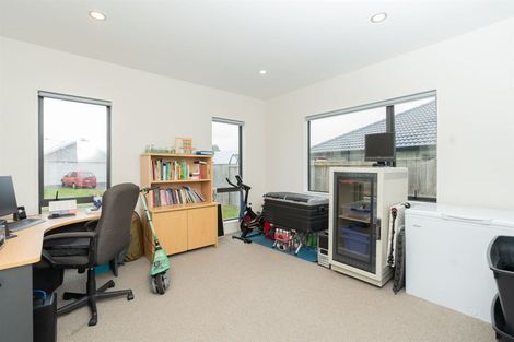 Photo of property in 5 Teatree Close, Huntington, Hamilton, 3210